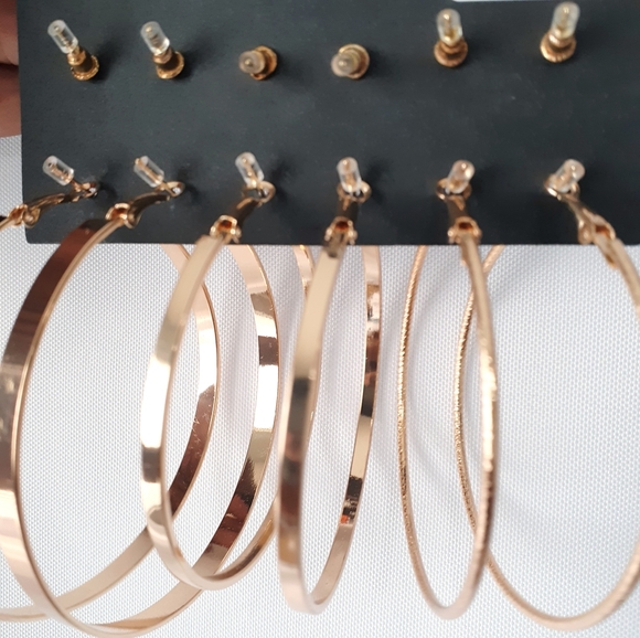 STEVE MADDEN  6 PAIR EARRING SET - Picture 2 of 5